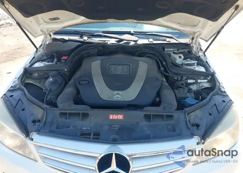 2010 Mercedes-Benz C 300 Sport 4Matic z USA, uszkodzony, nr VIN WDDGF8BBXAR102435